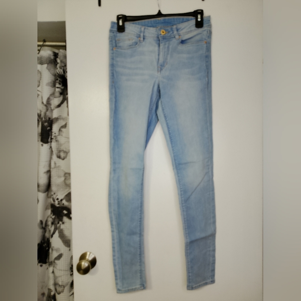 H&M light blue skinny jeans